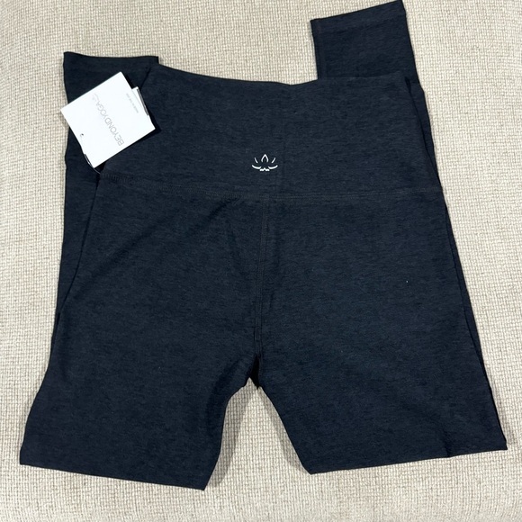 Beyond Yoga Spacedye Centered
Midi Legging in Darkest Night NWT M - Picture 5 of 7